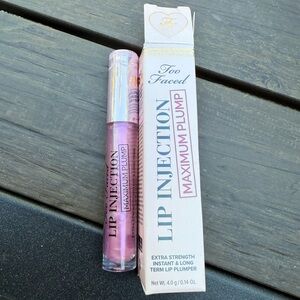 Too Faced Lip Injection Maximum Plump Gloss